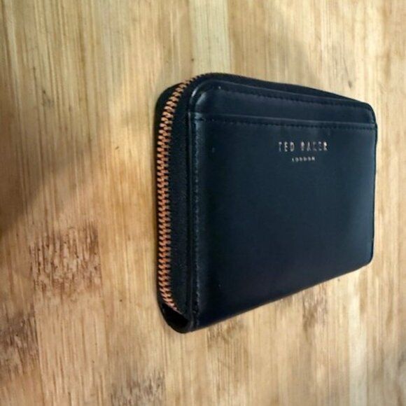 Ted Baker London Kittii Cat Zip Around Leather Wallet - Cat Lovers! - Picture 16 of 16